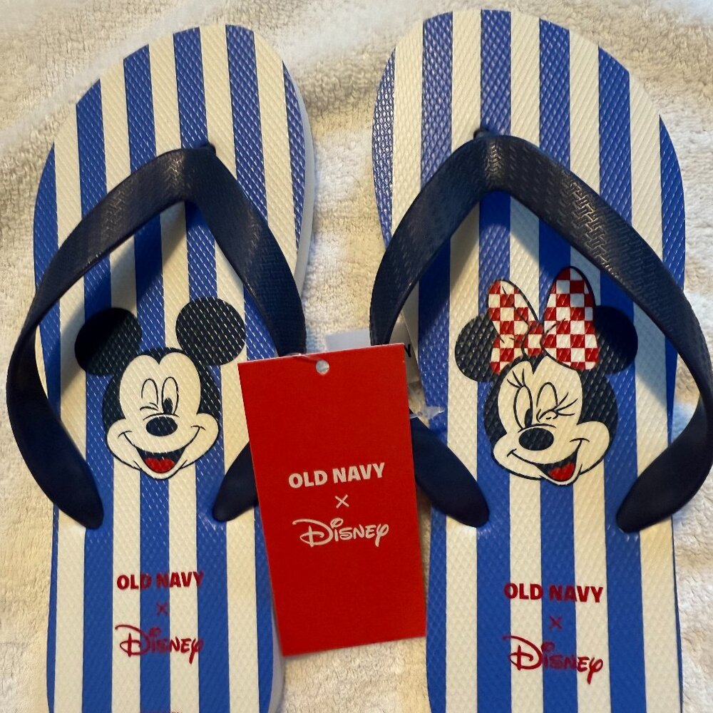 Disney/Old Navy flip flops Womens 6.5 to 7 Mens 5.5 to 6